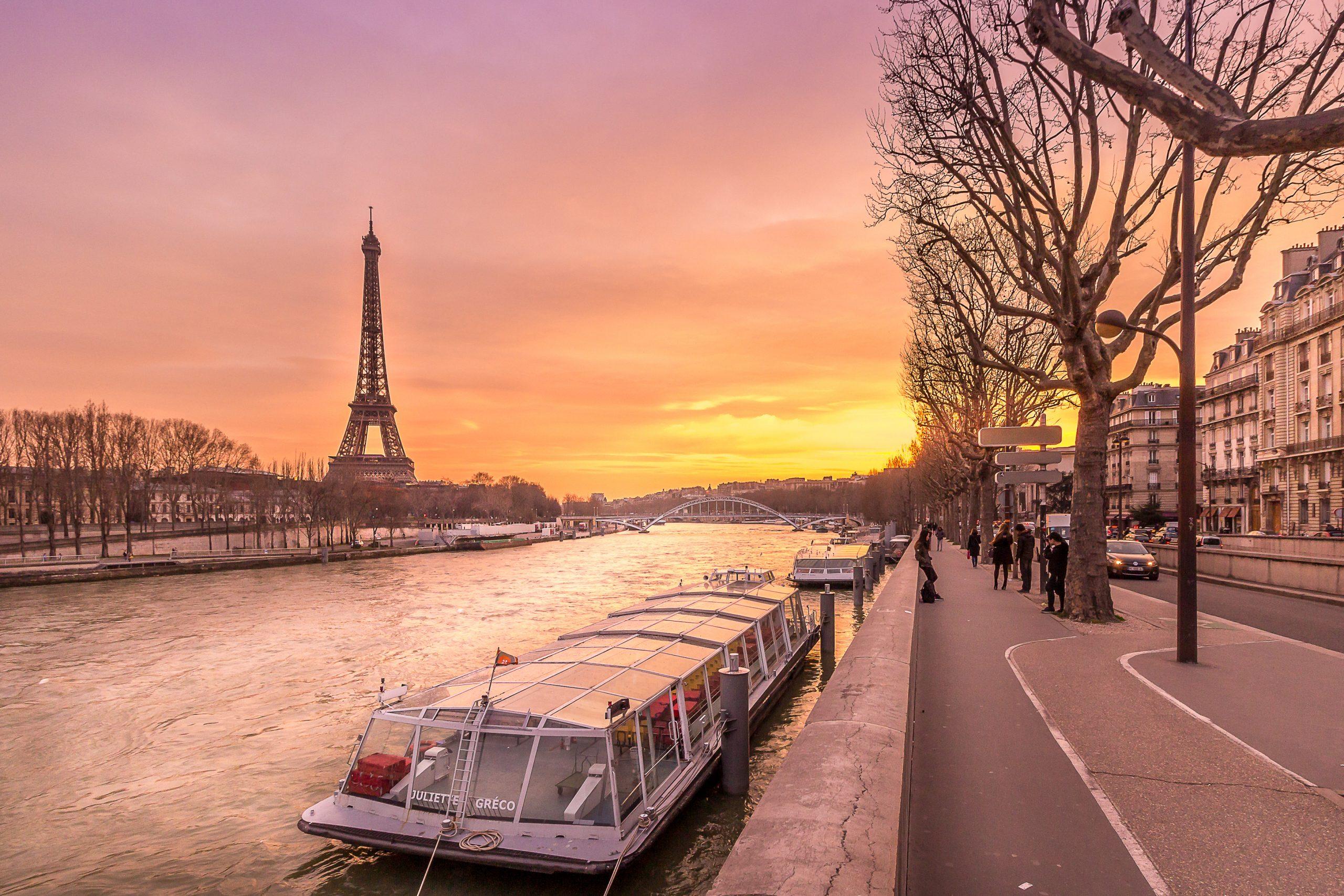 The Top 5 Tourist Attractions in Paris | The Guidebook - isango!