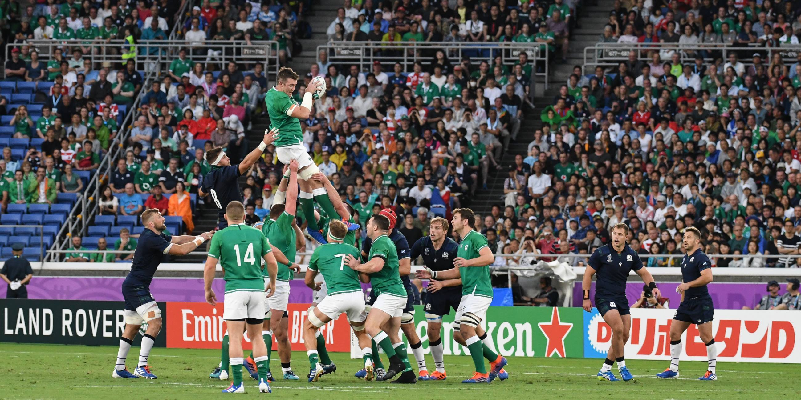 Ireland-rugby-players- jump-for-ball-trying-to- get-to-Rugby-World-Cup-Final – All Eyes on Yokohama