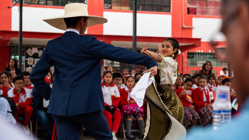 Traditional dancing in Lima