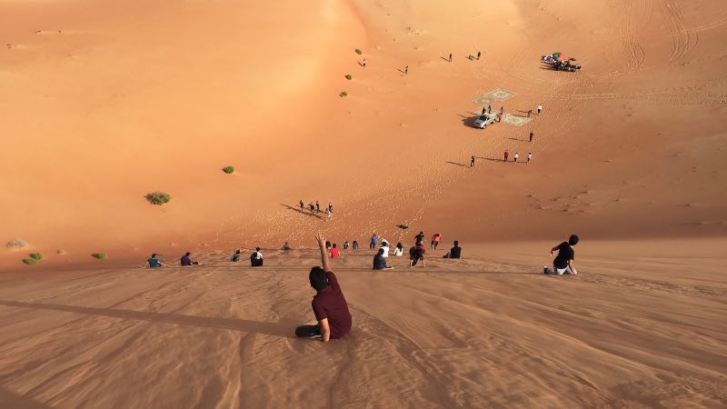 Abu-Dhabi-sand-dunes-in-the-desert