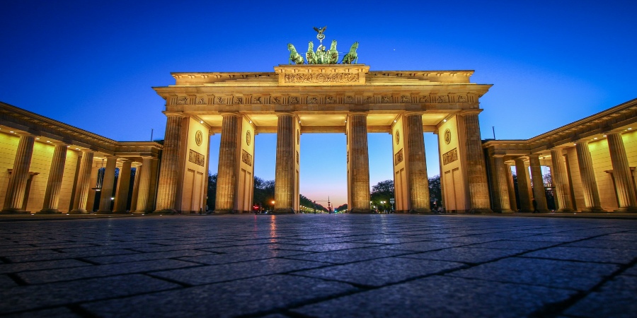 Beautiful photo of Brandenburg Gate: Iconic landmark showcasing Berlin's rich history and architectural grandeur in a timeless image